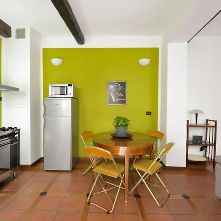 Canonica Apartment Milan