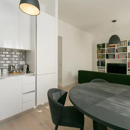 Apartment Bright Two Bedroom In Mailand