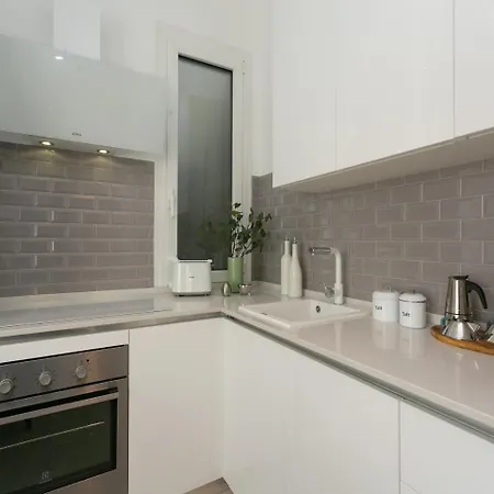 Apartment Bright Two Bedroom In Mailand