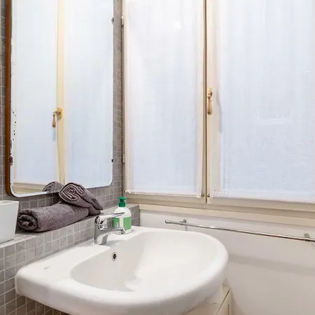 Altido Warm Flat For 3 In Isola, 10 Min To Centre *
