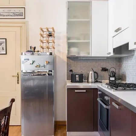 Altido Warm Flat For 3 In Isola, 10 Min To Centre Milan