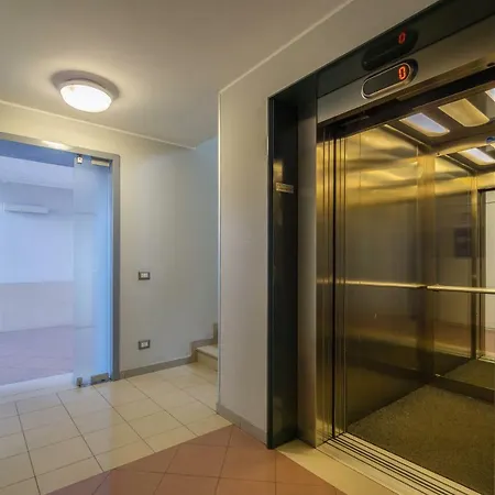 Lägenhet Casa Da Linea Milano