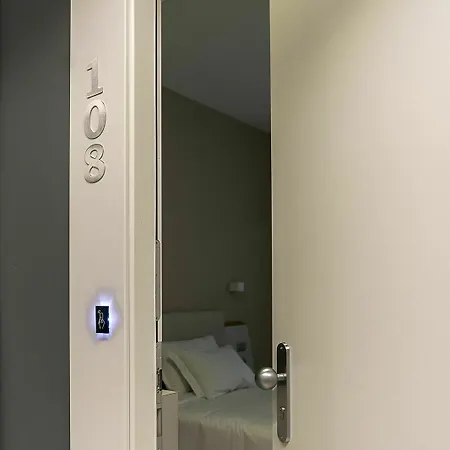 米兰城堡酒店 酒店