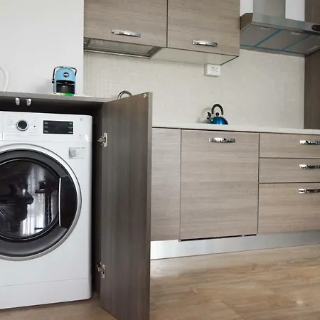 Amy Apartments, Sanzio 7 ميلان