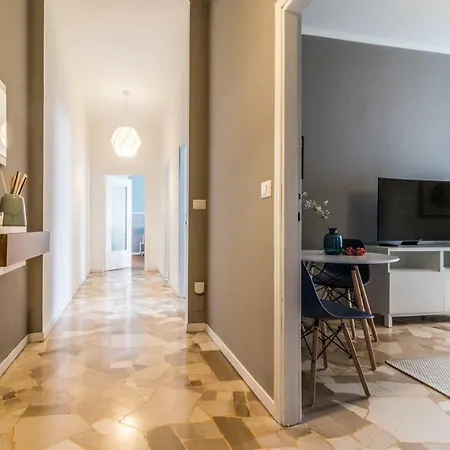 Apartamento Joivy Modern 1-bed Flat With Balcony In Portello *
