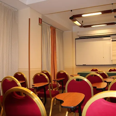 Mokinba Sant'ambroeus Hotell 3*