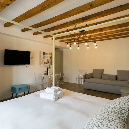 Porta Genova Apartmán *