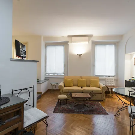 At Heart Of - Duomo Apartment Milan