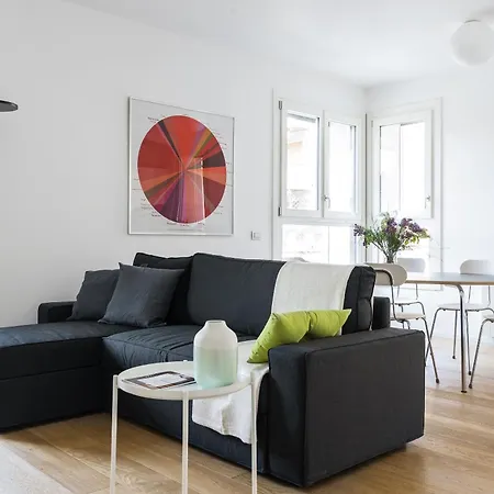 Joivy Stylish 1-bedroom Flat דירה *