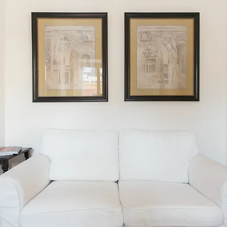Easyhomes - San Babila Monforte Apartment Milan