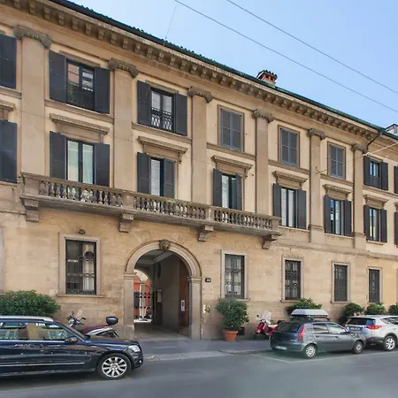 Easyhomes - San Babila Monforte Apartment Milan