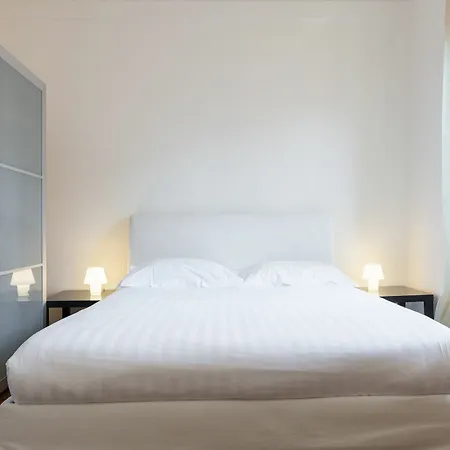 Apartment Easyhomes - San Babila Monforte *