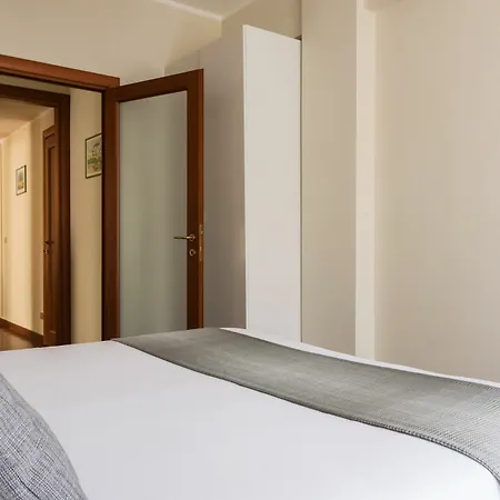 Homeathotel - Reina