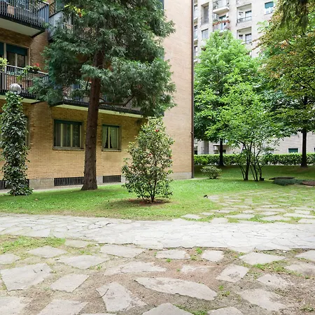 Homeathotel - Reina Milan