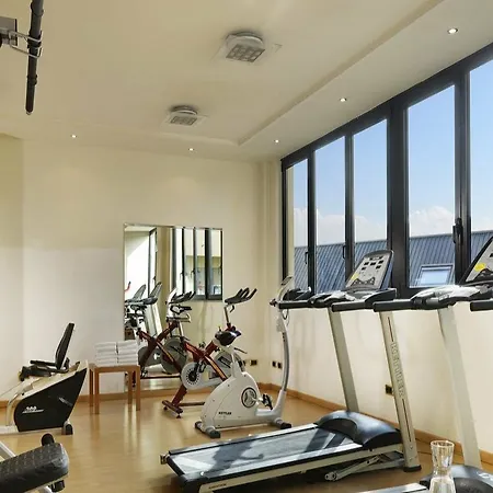 Unaway And Linea Uno 4*