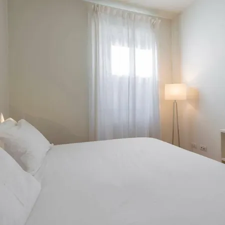 Joivy 1br In Isola With Stunning View To Bosco Verticale Mediolan