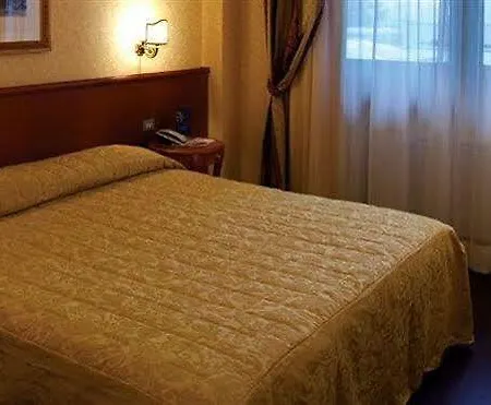 Unaway & Quark Due 4* Milano