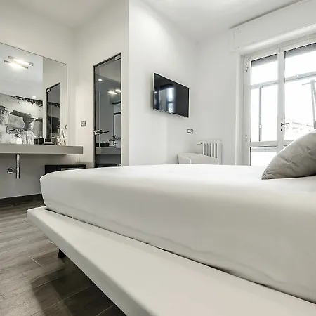 Eleganti Suite In Piazzale Lagosta Milan