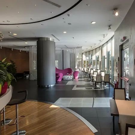 Western The Hub Milan
