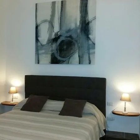 فندق مبيت وإفطار Sansiromilano 4*