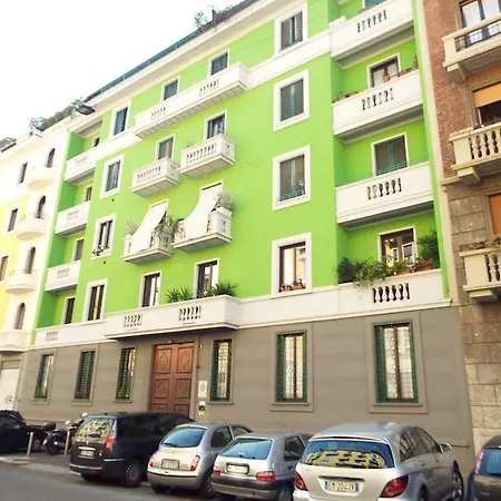 Piazza Piola * Милан
