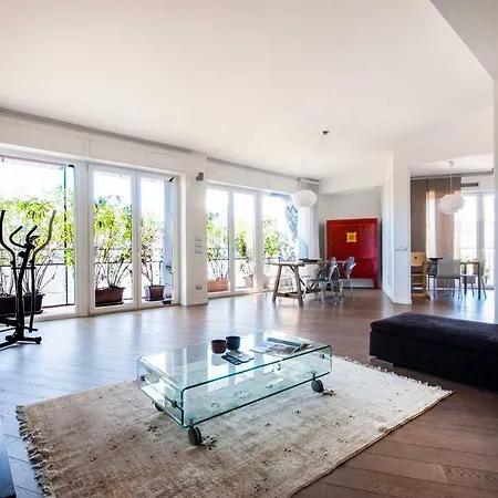 Lush Contemporary Flat Daire *