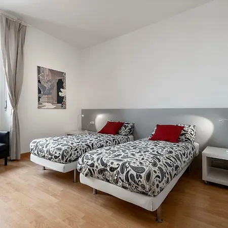 Sweet San Lorenzo, Right In The Centre Milão