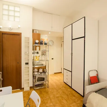 Cozy Central Studio - Porta Romana Apartament *