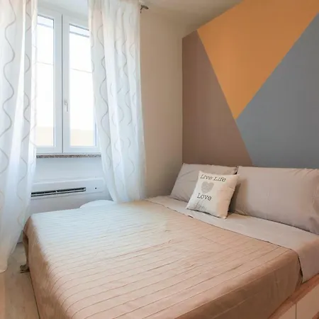 Apt Via Sirtori- In Porta Venezia Milan