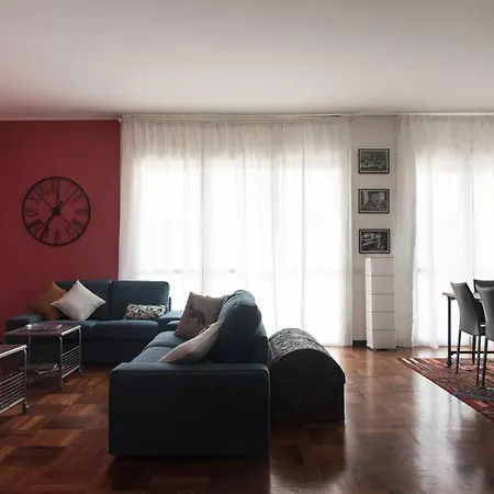 Luxurious 4bdr Penthouse Near Duomo Cathedral Apartment Milan