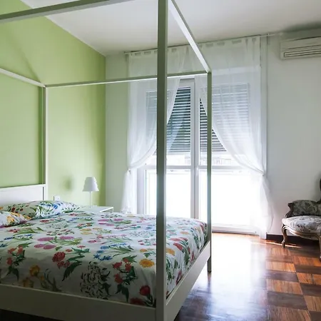 Apartment Luxurious 4bdr Penthouse Near Duomo Cathedral Milan