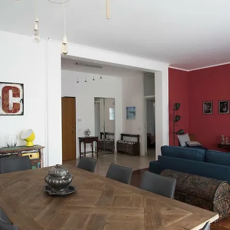 Daire Luxurious 4bdr Penthouse Near Duomo Cathedral Milano