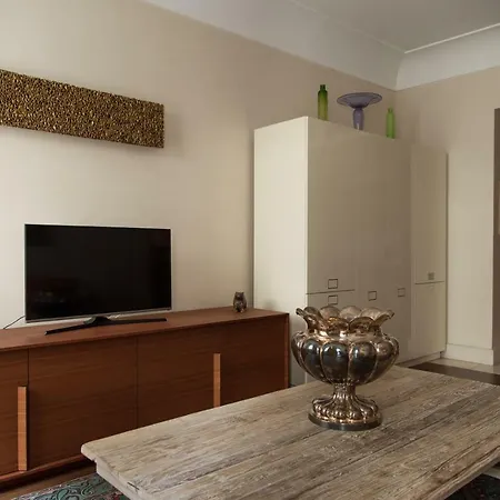 Beautiful Apartment- Duomo District Apartment *
