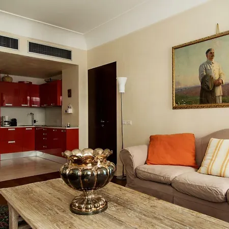 Beautiful Apartment- Duomo District Mailand
