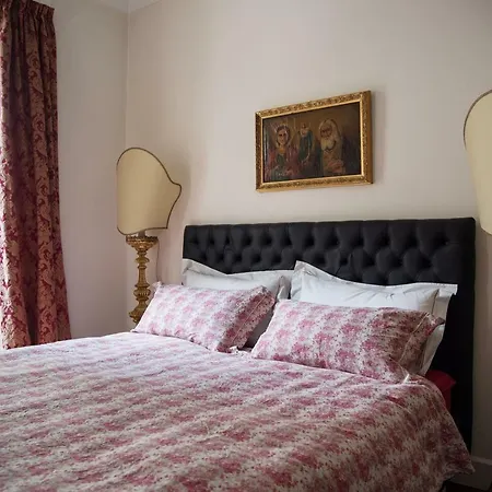 Beautiful Apartment- Duomo District Apartment Mailand