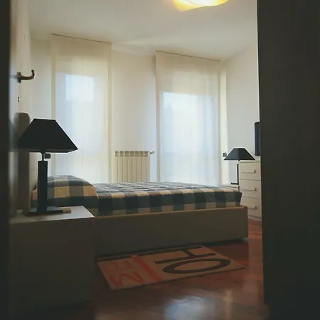 Orea Spiti - Charming Flat & Canal View Few Steps From Movida شقة ميلان