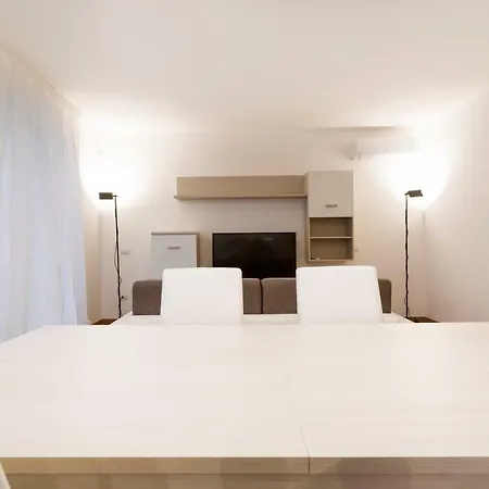 Bruni Flat شقة *