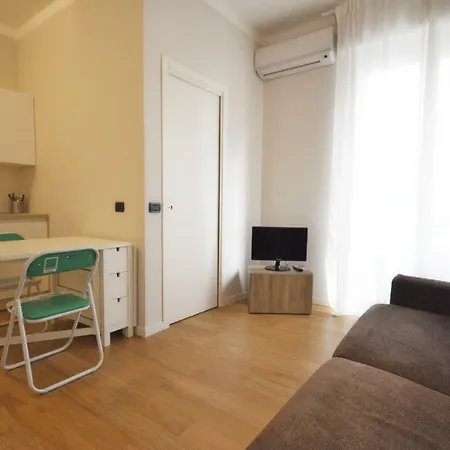 Monolocale Fiera Apartament Mediolan