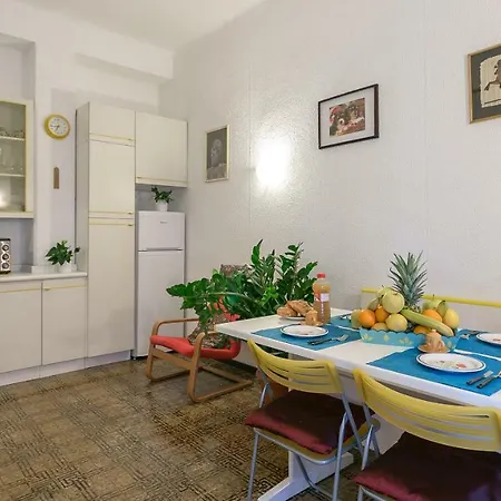 Titty House - Crocetta Apartment *