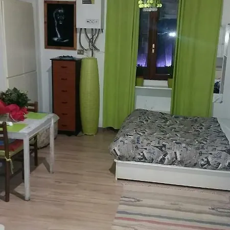 Green House Apartment