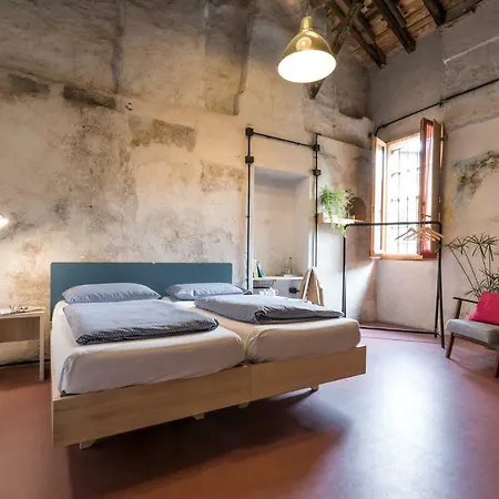 Un Posto A - All'interno Di Cascina Del 700 3* ميلان