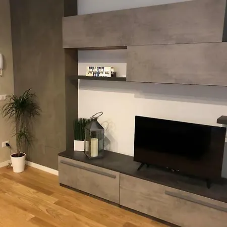 De Angeli Modern Apartment *
