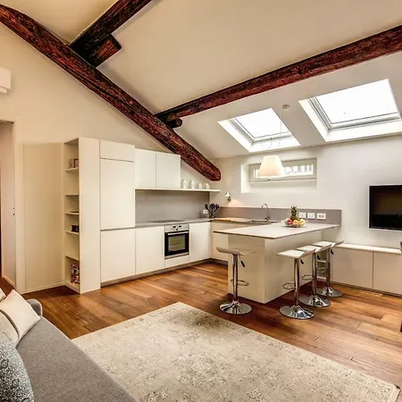 Luxurious In * Milão