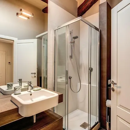 Luxurious In * Milão