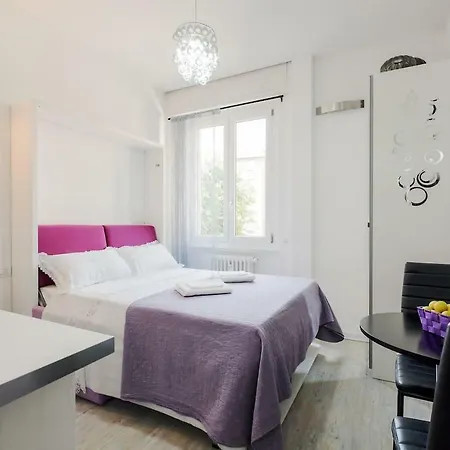 Apartman ℒovely & ℰlegant Next To Duomo/missori Milánó