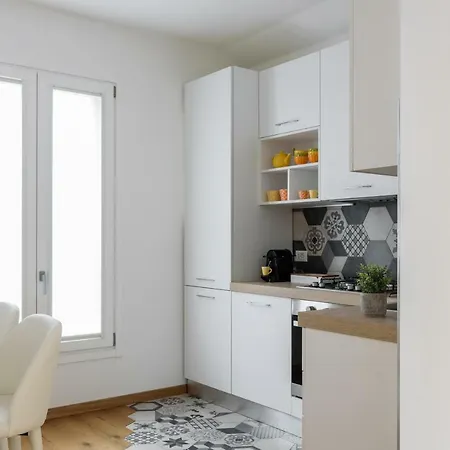 Spazio M&m Via Augusto Anfossi 10 *