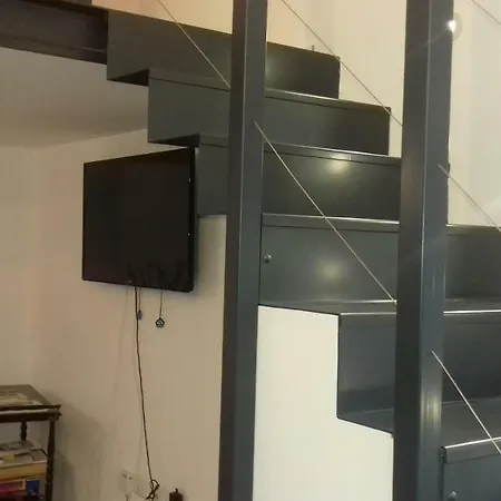 10 Via Giuseppe Sirtori Apartment *