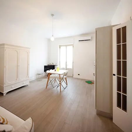 公寓 New! Charming & Pretty Flat In Center