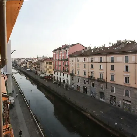 P&d Navigli Via Casale * Mediolan