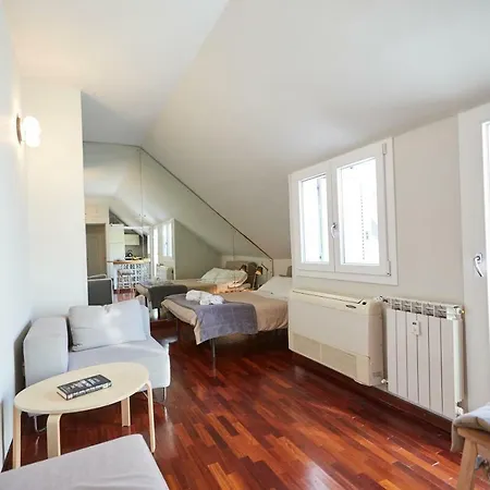 Guesthost - Con Balcone Per 2 Persone *